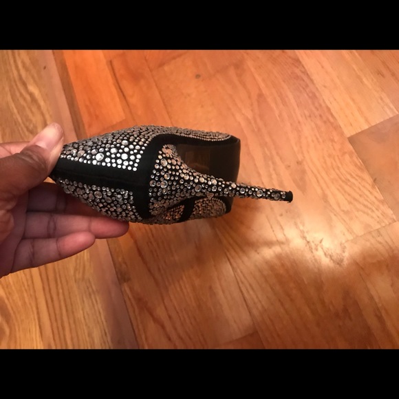 Akira heel awesome condition ❤️ - Picture 6 of 7